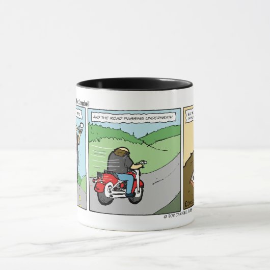 Biker vliegt in het theegedicht mok (Midden)