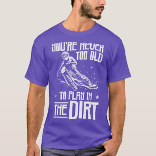 Bikers niet al te oud voor het uitladen van vuile t-shirt