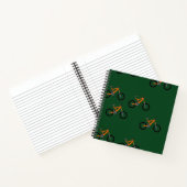 Bikes op groen notitieboek (Binnen)
