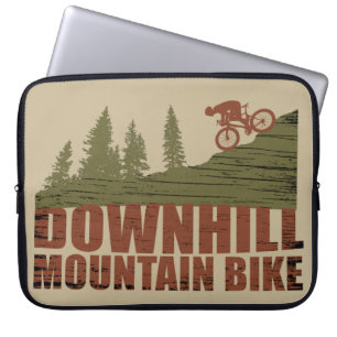 Biking van bergen naar beneden laptop sleeve
