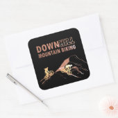 Biking van bergen naar beneden vierkante sticker (Envelop)