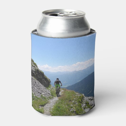 Biking van bergen op het platteland blikjeskoeler (Blikje Voorkant)