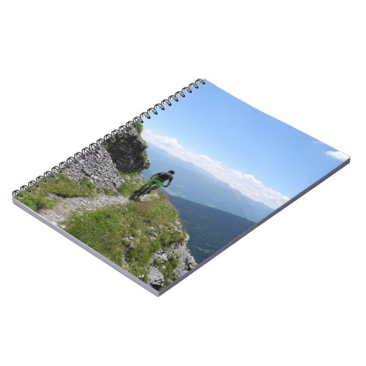 Biking van bergen op het platteland notitieboek (Linkerzijde)