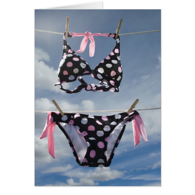 Bikini die op een lijn hangt (Voorkant)