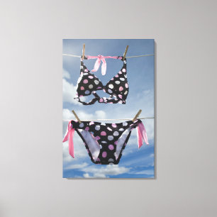 Bikini die op een lijn hangt canvas afdruk