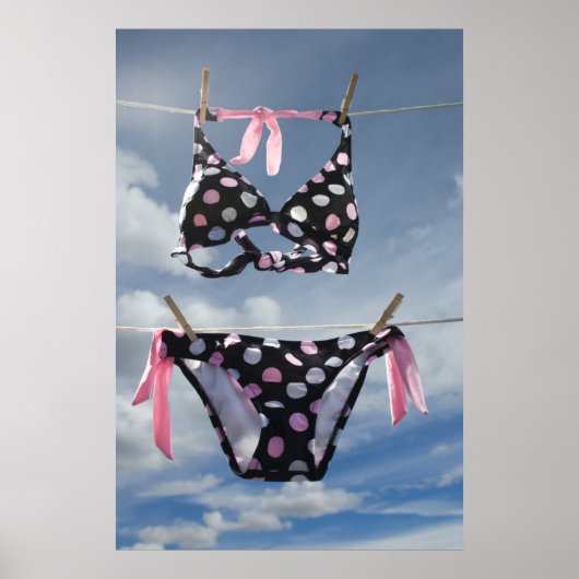Bikini die op een lijn hangt poster (Voorkant)