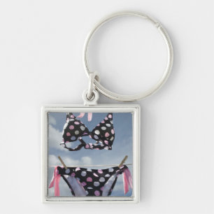 Bikini die op een lijn hangt sleutelhanger