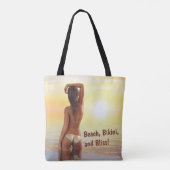 Bikini Meisje Poseren in het Zee bij zonsondergang Tote Bag (Achterkant)