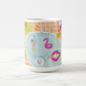 Bikini meisjes en jongens spelen zwembad spel koffiemok (Center)