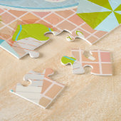 Bikini meisjes en jongens spelen zwembad spel legpuzzel (Zijkant)