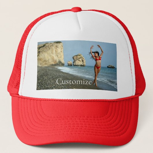 Bikini Model Dansend Thunder_Cove Trucker Pet (Voorkant)