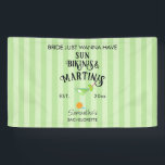 Bikinis & Martinis Tropisch Zwembad Hen Dochteruit Spandoek<br><div class="desc">De Bruid en de Bruidsmeisjes Willen Zich Nette Zon Uitzonnen Bikinis en Martinis,  dus kies deze Bikinis & Martinis Tropisch Strand Zwembad Hen Dochteruitstap Weekend Reisplan sjabloon en zorg dat het feest kan beginnen! Pas het sjabloon aan met uw evenementdetails en bestel vandaag nog de uitnodigingen en feestartikelen.</div>