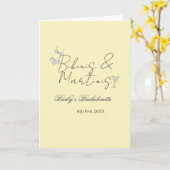 Bikins & Martinis bachelorette party yellow retro Kaart (Gele Bloem)