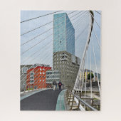 Bilbao. Zubizuri of de Campo Volantin Bridge. Legpuzzel (Verticaal)