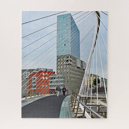 Bilbao. Zubizuri of de Campo Volantin Bridge. Legpuzzel (Verticaal)