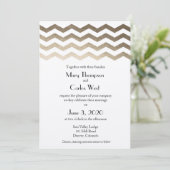 Bilingual Gold Ecru Chevron Wedding Kaart (Staand voorkant)