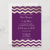 Bilingual Gold Shimmer Chevron Wedding Invitation Kaart (Achterkant)