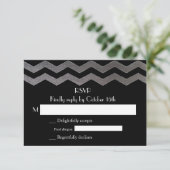 Bilingual SIlver Night Chevron Wedding RSVP Kaartje (Staand voorkant)