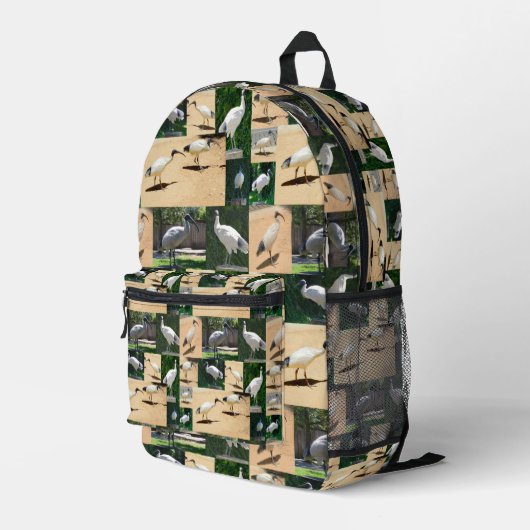 Bin Chicken Chronicles: Fotocollage van het Ibis Bedrukte Rugzak (Achterkant Hoek Rechts)