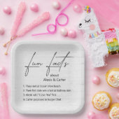 Bindende vlinders op wit gespoeld hout papieren bordje (Feest)