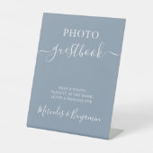 Bindfotogast Moderne kalligrafie Dusty Blue Reclamebord Met Voetstuk (Voorkant)