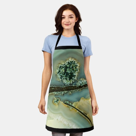 Binnen een halfedelsteen schort (Gedragen)