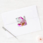 Binnen een White Orchid Personalized Weddenschap Vierkante Sticker (Envelop)