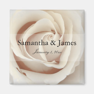 Binnen een witte ijsroos magneet