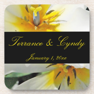 Binnenin White Lilies Personal Wedding Bier Onderzetter