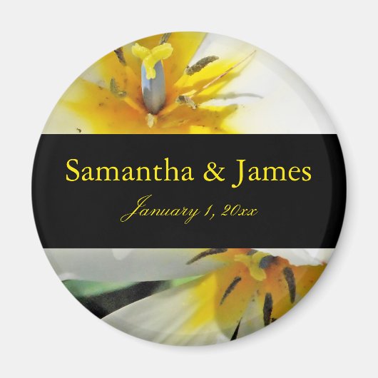 Binnenin White Lilies Personal Wedding Magneet (Voorkant)