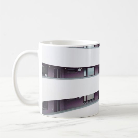 Binnenin wit gebouw koffiemok (Links)
