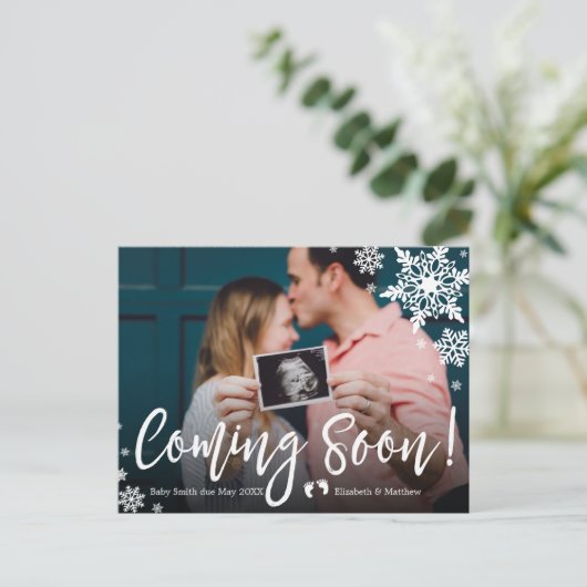 Binnenkort beschikbaar Foto Zwangerschap Aankondig Aankondigingskaart (Staand voorkant)