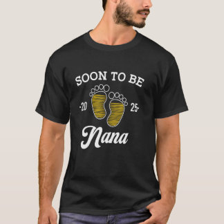 Binnenkort oma est 2025 Lade baby voetafdruk T-shirt