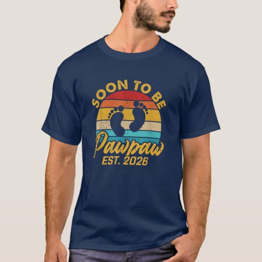 Binnenkort PawPaw Est 2026 Cadeaus  Opa T-shirt (Voorkant)