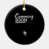 Binnenkort verkrijgbaar est 2024 keramisch ornament (Achterkant)