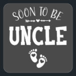 Binnenkort wordt oom gepromoveerd tot oom vierkante sticker<br><div class="desc">Binnenkort wordt Uncle gepromoveerd tot Uncle Funny Crew Graphic design Gift Square Sticker Classic Collectie.</div>