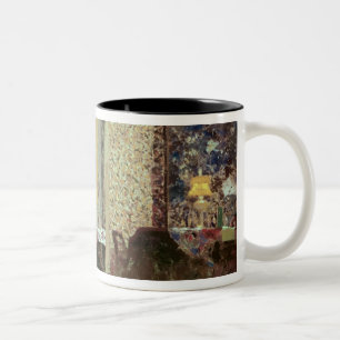 Binnenshuis of, The Salon met Drie Lampen, 1899 Tweekleurige Koffiemok