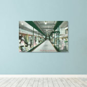 Binnenste Uitzicht van de Arcade van het emporium Canvas Afdruk (Insitu (Houten vloer))