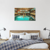 Binnenste Uitzicht van de zwembadkuipen Canvas Afdruk (Insitu (Slaapkamer))
