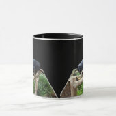 Binturong (Bearcat) die op een stam staat, Mok (Midden)