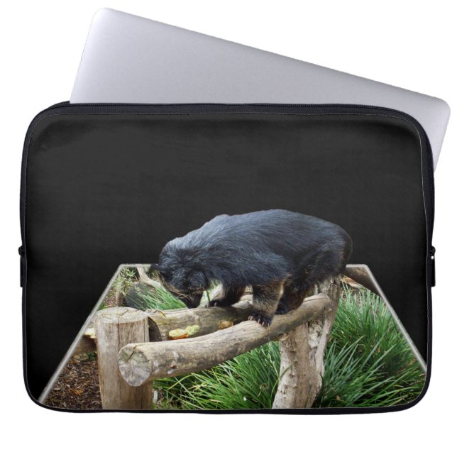 Binturong op een houten spoor, laptop sleeve (Voorkant)