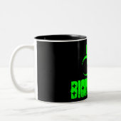 Biogevaarsymbool op groene koffie-mok tweekleurige koffiemok (Links)