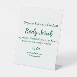 Biologische groene natuur body scrub boter naam to reclamebord met voetstuk