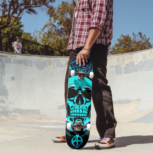 Bioluminescent Punk Rock Skeleton Skateboard (Buiten 2)