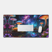 Bioluminescente buitenaardse paddenstoelen op een bureaumat (Keyboard & Muis)