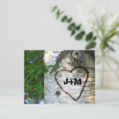 Birch Tree Save Date Bride Groom Heart Monogrammen Aankondigingskaart (Staand voorkant)