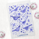 Bird and Wildflower Bloemen Waterverf gepersonalis Theedoek<br><div class="desc">Moderne en hedendaagse waterverf vogels en wilde bloemenpatroon in maagdenpalm blauw op een witte achtergrond. Originele versie door Nic Squirrell. Verander de naam om te personaliseren.</div>