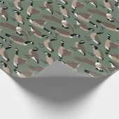 Bird Lovers Canada Geese Pattern Sage Green Cadeaupapier (Hoek)