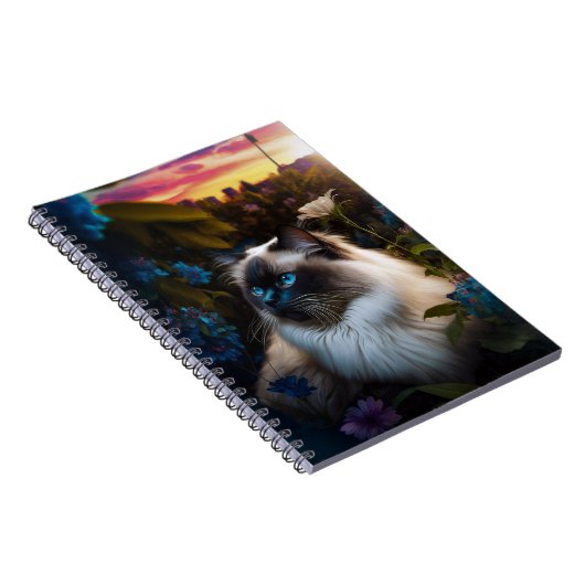 Birman Cat in City Garden op Sundown Notitieboek (Rechterzijde)