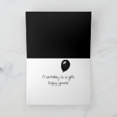 Birthday-ballongezicht op zwart kaart (Binnen)